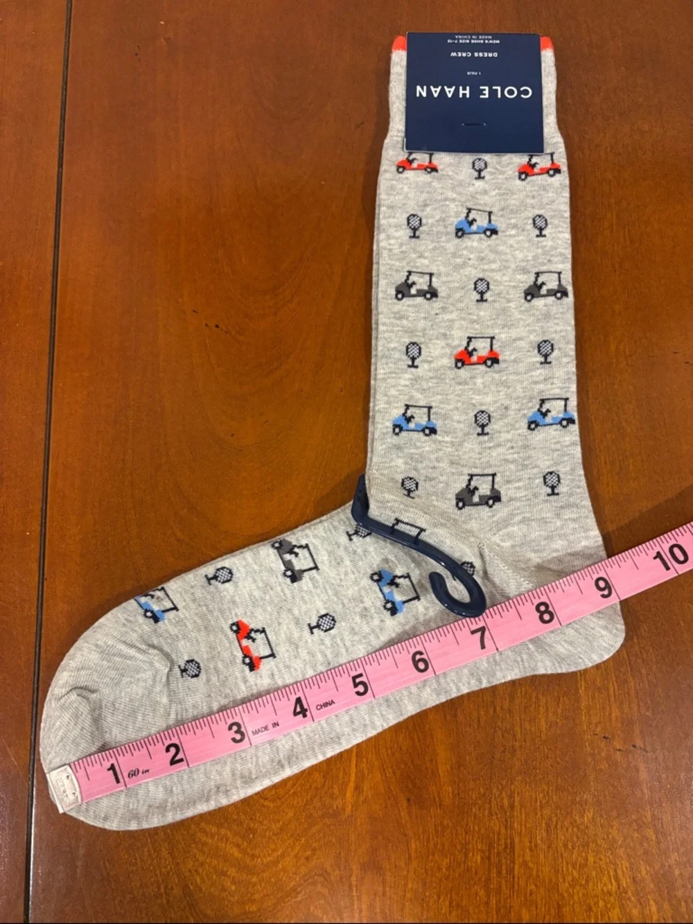 Cole Haan Light Gray Dress Crew Socks with Golf‎ Ball & Golf Cart Motif. NEW